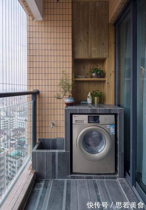 拖把池|实用款的小户型阳台，洗手台整合洗衣机，颜值也不低