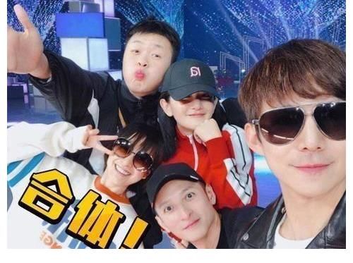 《快乐大本营》恢复录制,首期4位明星加入,现场饭拍图曝光