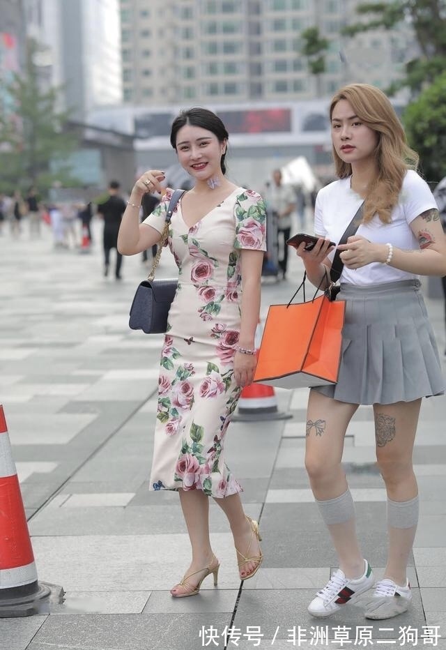 裙子 在日常的穿搭中，这样的短裙，时尚有气质