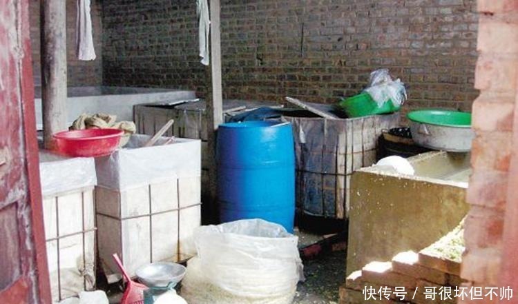 奶酪棒|这些看似营养的食品,正在“偷走”孩子健康,制作环境堪比垃圾场