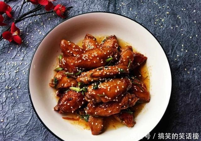 孩子最爱的菜,一周吃3回都嫌不够,简单一焖,香到连汁也不放过