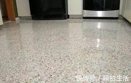 瓷砖|现在越来越多人装修时,都不铺地砖,改做全屋水泥,知道为什么吗