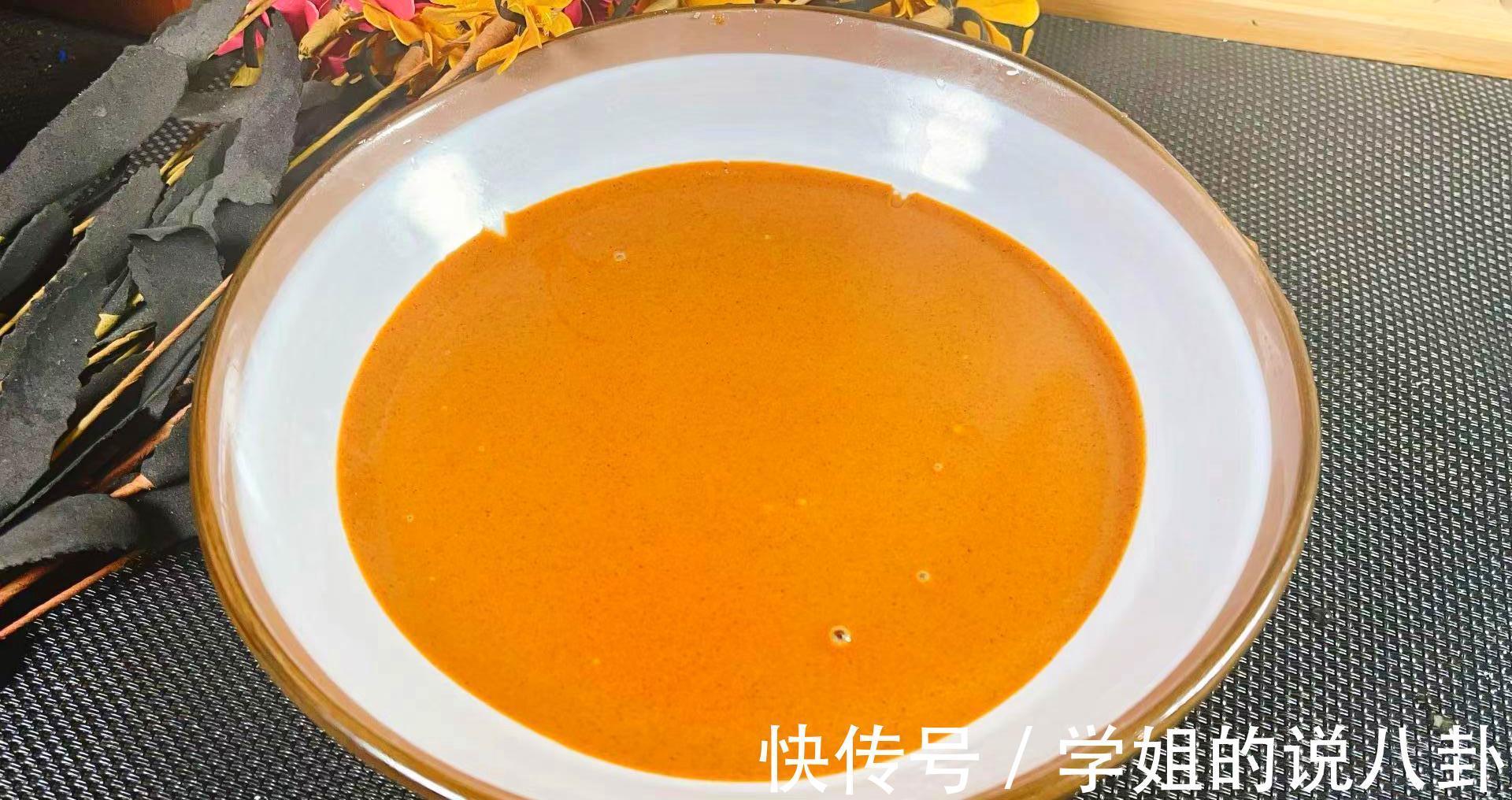调芝麻酱时,放食用油放水都错了!教您一招,比火锅店更香更好吃