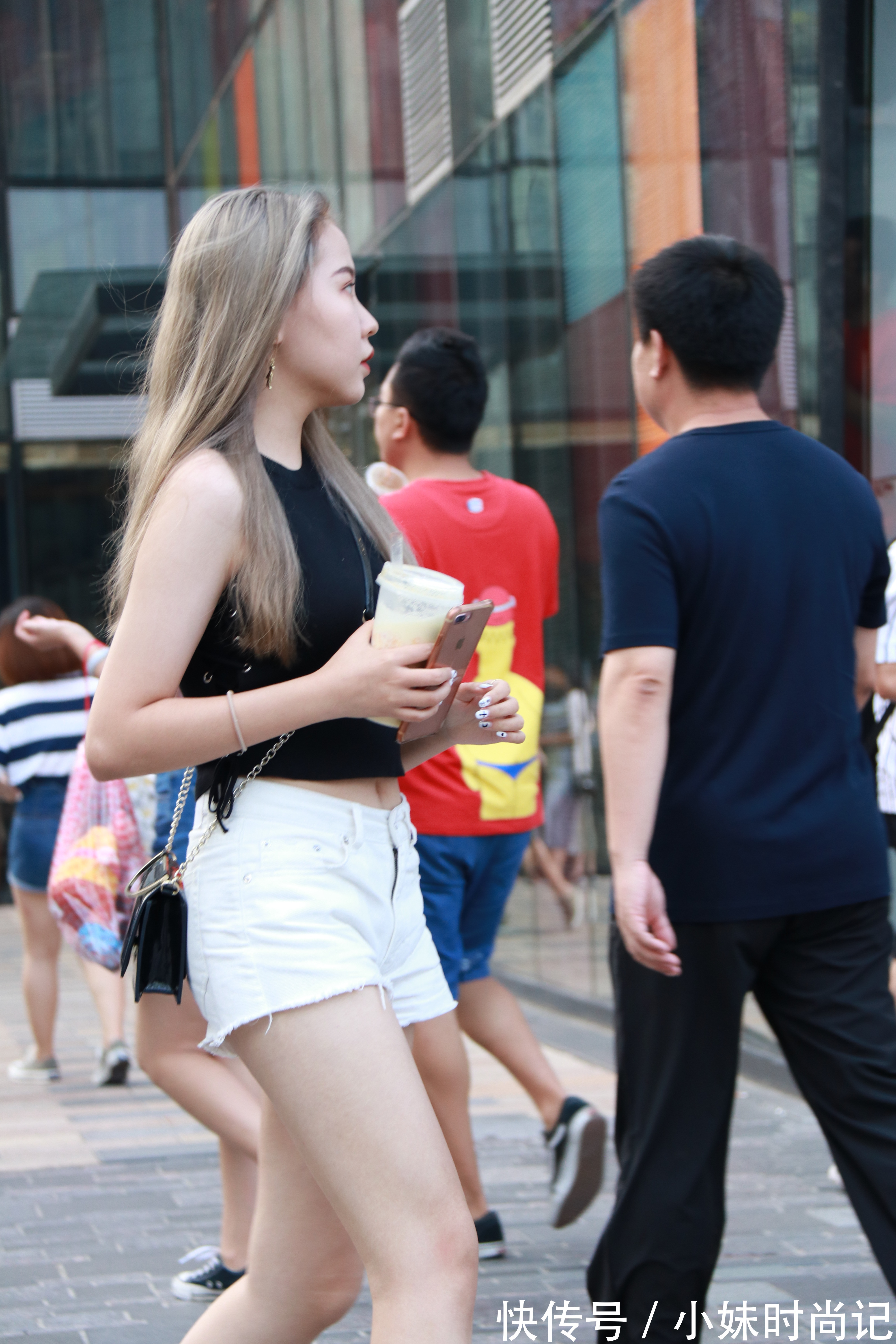 美丽|美丽动人,时尚休闲的穿搭,让你展现女神的风采