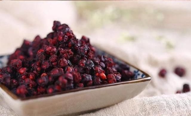 中医内科临床治疗学|两味药,把耳鸣声“关起来”补精+收精,滴水不漏,值得学习