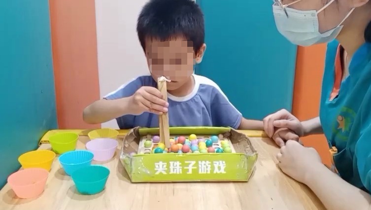 方案|0-3岁宝宝精细运动发展训练方案,建议家长一定要收藏!