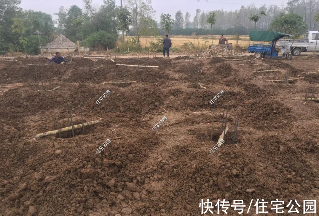 露台|河南农村10万买地，3层洋楼65万盖好，旋转楼梯配露台简直完美