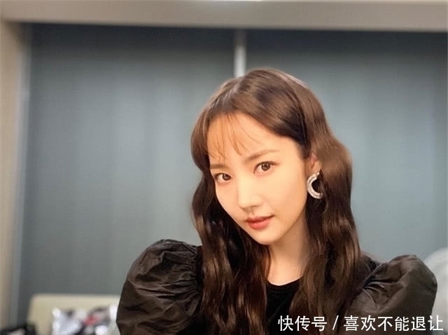 卷发|“渣女烫”早就过时了,今年巨乖的4种“发型”,8成女生都适合