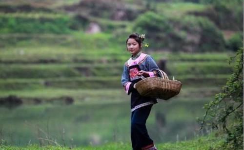  不妨|古人讲“齿软不赴丧，肉软不吃凉”，下句更经典，生活中不妨留意