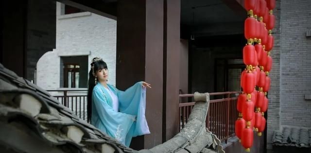 古代的女子整天穿拖地长裙不怕脏吗其实你是被影视剧误导了