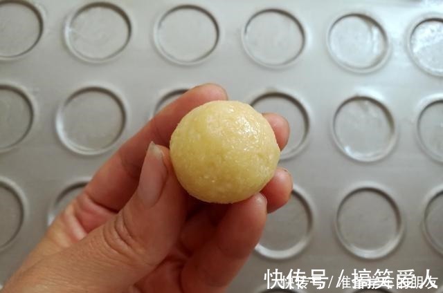 椰蓉|孩子隔三差五就馋这点心,咬一口满嘴香,一次做30个不够吃