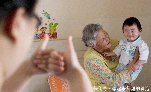 父母|“凭啥你妈带娃就给钱,我妈带娃就应该?”,宝爸暴躁质问被怒怼