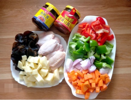 不用去饭店,三汁焖锅在家就能做,一大锅不到30元就让家人吃到撑