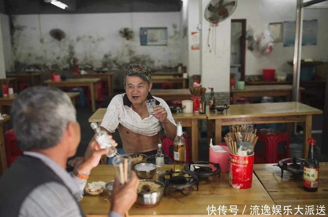 大爷|50°以上是粮食酒,以下是勾兑酒听农村大爷咋说,了解胜喝100杯
