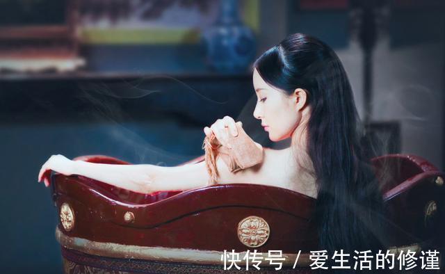 陈月英@宋代奇案:美妇沐浴时被害,口含鲜血,包公从一只死蜘蛛悟出真凶