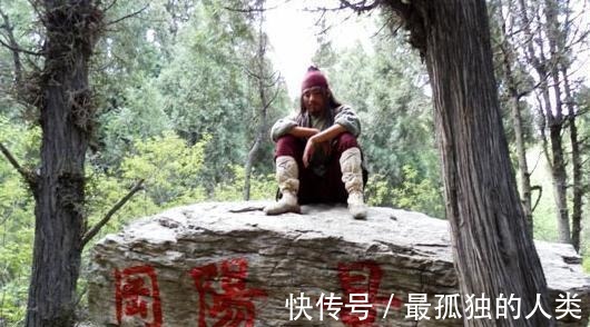 匕首|在新版水浒传中, 为何武松打虎带了把匕首!