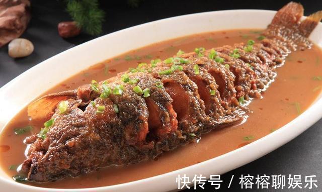 不管炖什么鱼，都别放“它”，不然腥味锁在鱼里，汤浑浊又难喝
