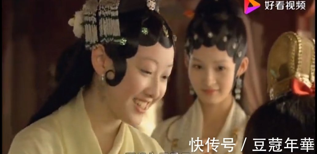 含丹$同样是“宝玉看呆宝钗”,老版宝黛钗太可爱,新版像大型宫斗现场