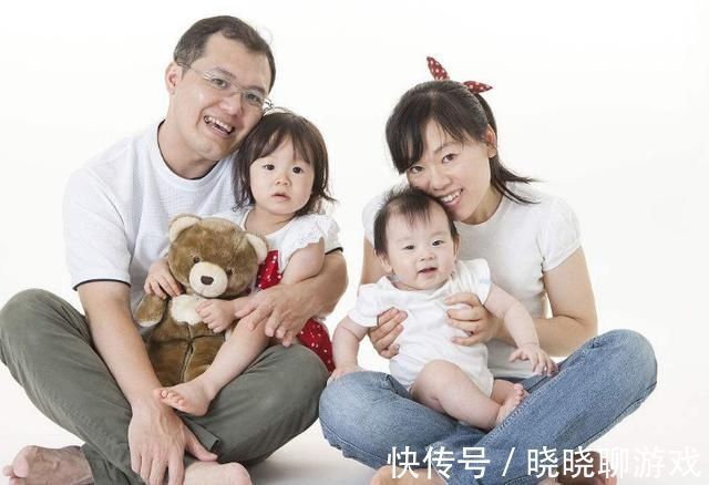 弟弟妹妹|“我就是偏心妈妈”,二胎妈妈无奈哭诉,生二胎后公平是最大谎言