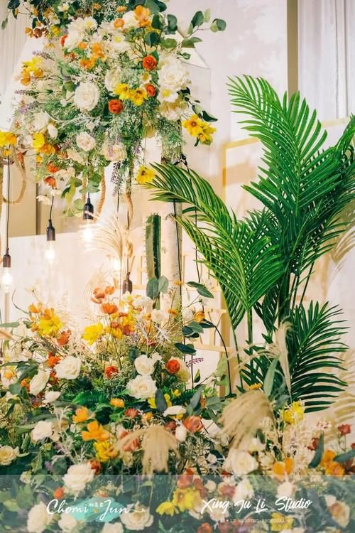 这场清新淡雅的现代简约风婚礼，一如初见你时的般纯粹自然