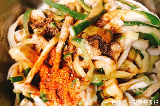 年老|腌萝卜干,第一步晒还是腌教你50年老方法,香脆可口,一年不坏