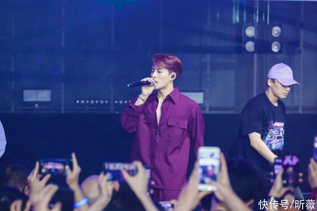 慵懒|从秀场到日常，关不住的睡衣风style席卷娱乐圈