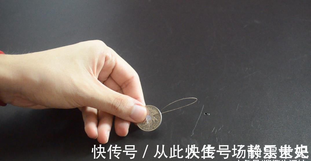 眼睛不好也能快速穿针引线, 只需一枚硬币就可以, 看完赶紧去试试