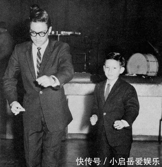 猝死|李小龙珍贵生活照:和儿子合影令人心酸,图9女子透露猝死全过程