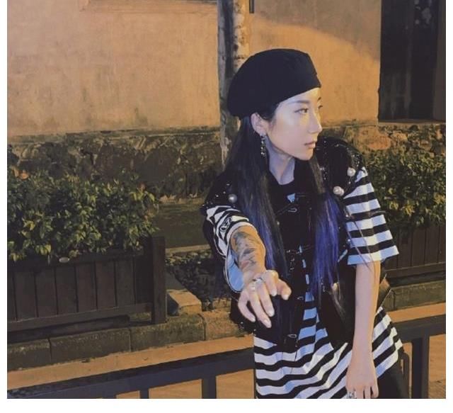 厂牌|《黑怕女孩》：陈近南看不下去，扬言：请问你到底算哪块小饼干