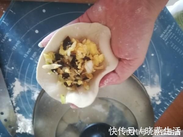 耳瓣|泡木耳只加水就错了，大厨都加这2样，2分钟泡开，木耳又大又好