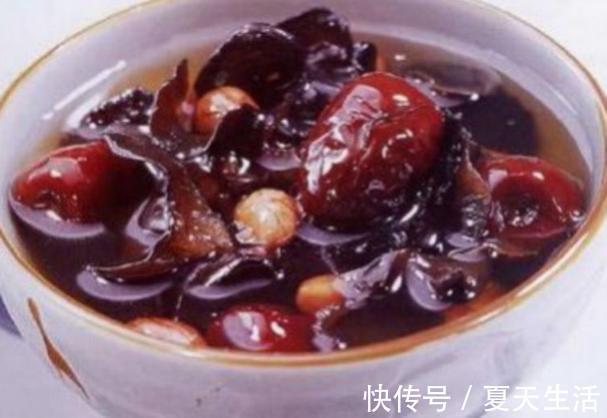 煮汤|花生和“它”天生一对，煮汤喝补血补气，女人经常喝，脸色红润