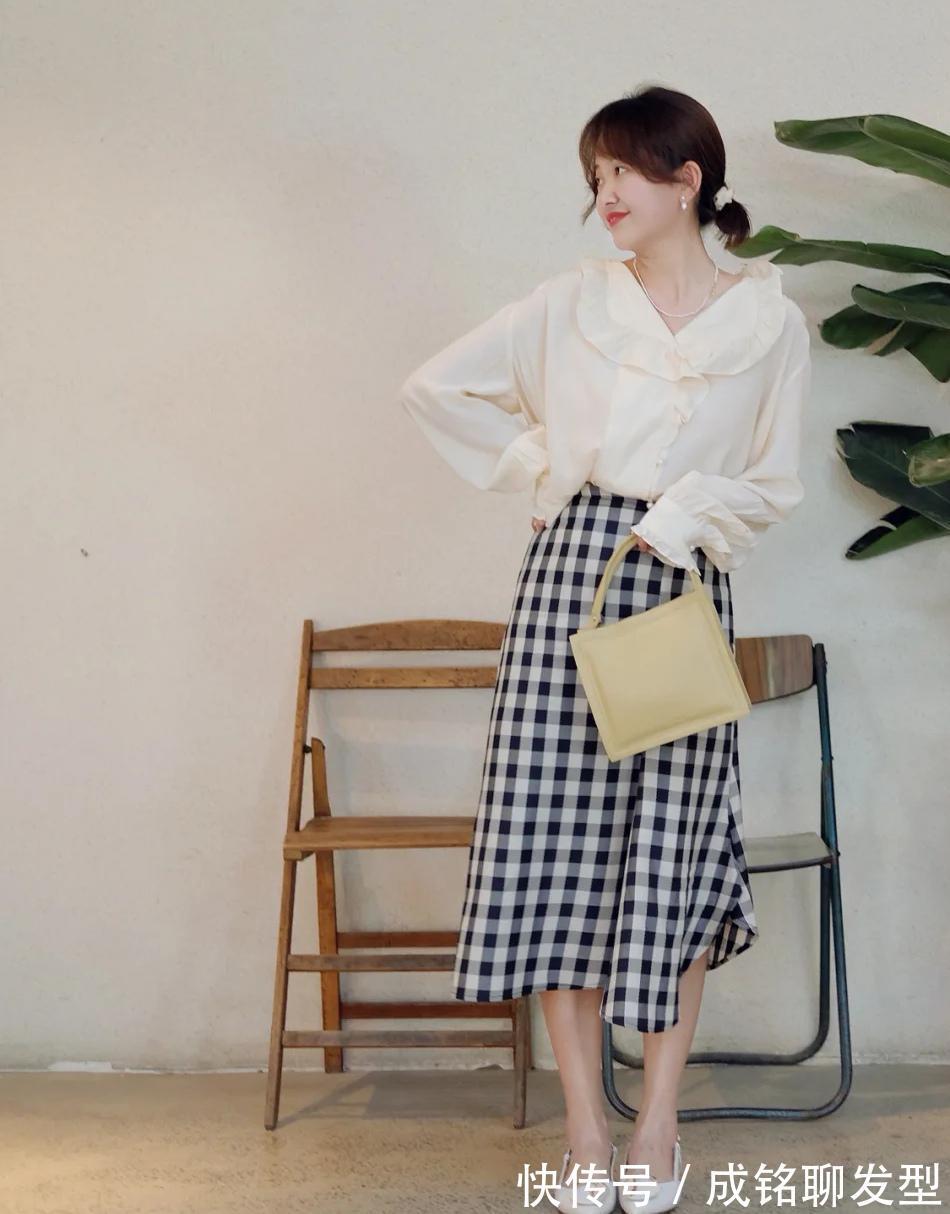 微胖|微胖女生的夏日穿搭，色彩搭配与风格是重点，穿对款式显瘦又减龄