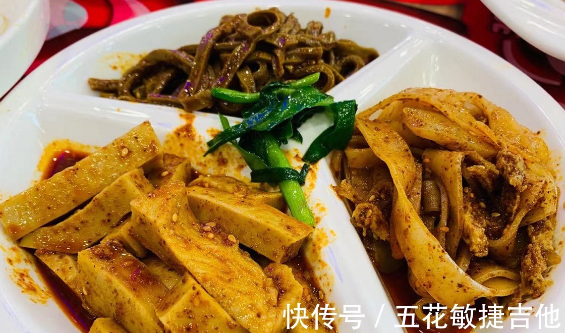 朋友办满月酒，总共花12800多元，晒到朋友圈，大家说菜很实惠！