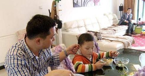 睡眠质量|孩子睡觉前，宁可饿着也不能碰这三种食物，容易积食不长个