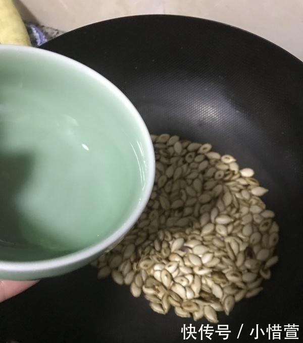 女人|医生:它是“维E颗粒”,女人贫血,手脚冰凉,防衰老要多吃!