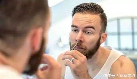 鼻子毛跑出来,应该拔掉还是剪掉?怎么才是不伤害肌肤的办法?