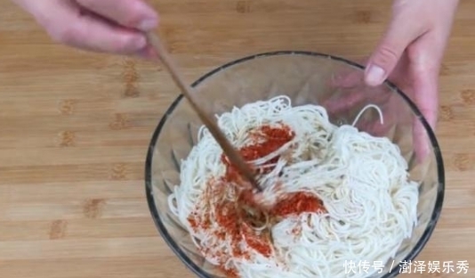 好吃|面条的这个做法火了,比炒面好吃10倍,很多人没吃过,后悔才知道