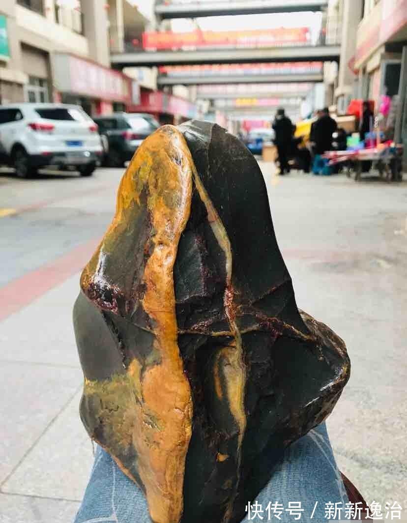 艺术品&大自然奇石是珍贵的艺术品,质朴与美丽共存,形状颜色怪异价值高