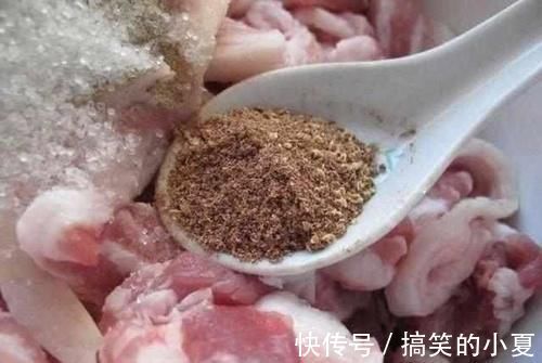一斤五花肉10个鸡蛋，炸出的效果简直太棒了，不信就试试