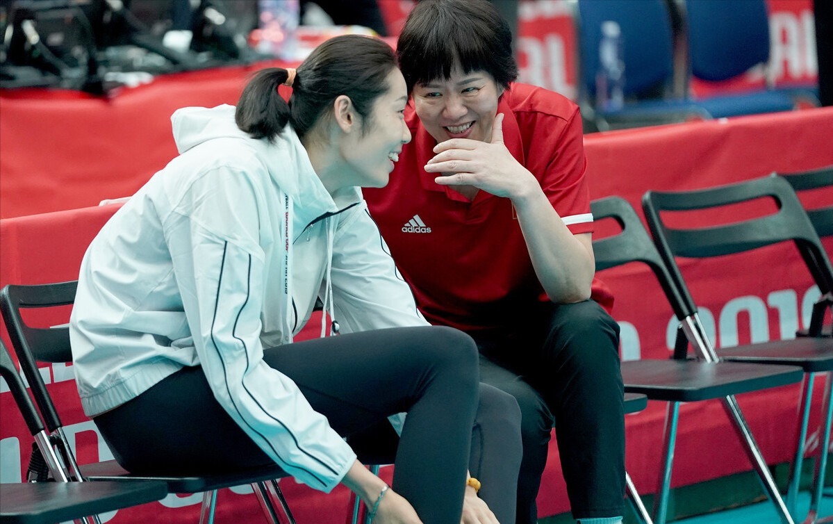 旗手|国际排联正式发文,中国女排喜获争金顶级加码,郎平奥运卫冕稳了