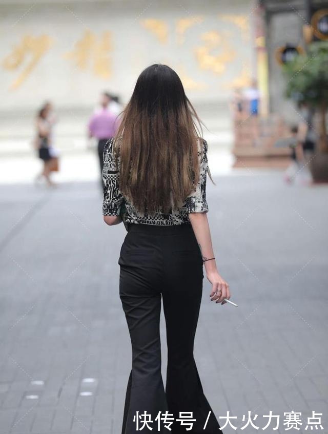炫酷|黑色衬衫搭配同色系裤子，时尚休闲，炫酷十足