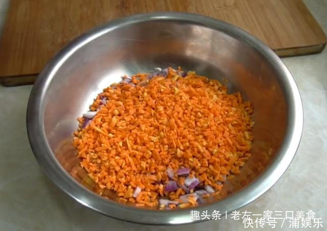 一颗白菜3个蛋,教你懒人早餐新吃法,不炒也不炖,比馅饼还要香