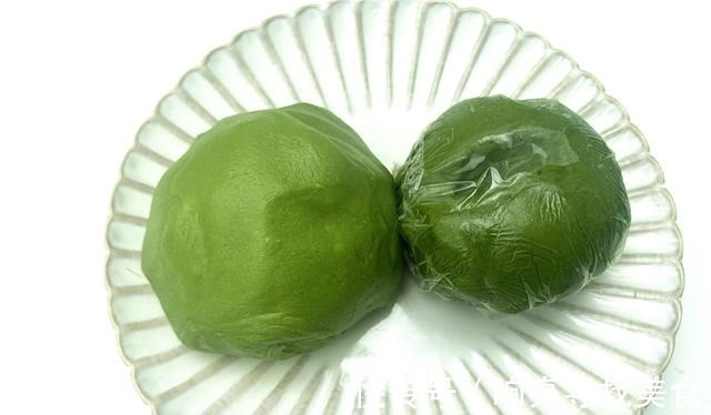 抹茶|抹茶鲜花饼，花香四溢酥到掉渣，一开口停不了，完美配方一学就会！