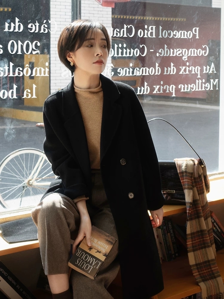 微喇裤 大衣怎么穿才时髦?看看这些简约高级的穿搭示范,轻松美成焦点