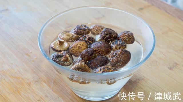 秋冬交替，最该吃这蒸菜，鲜嫩营养好吃不贵，不燥不热顺利过寒冬