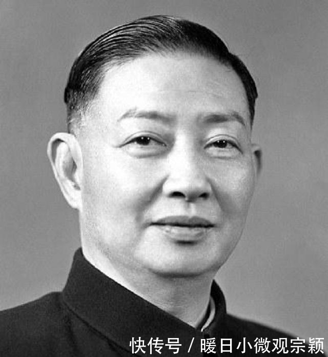 游览香山触景生情,他随手在石头上刻个字,谁料最终葬在此处