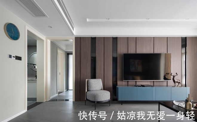墨绿现代风，让家变得更温暖|| 过道