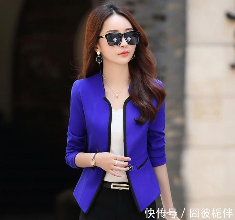 四五十岁女人别跟不上潮流,瞧瞧下面女人怎么穿,一个比一个美