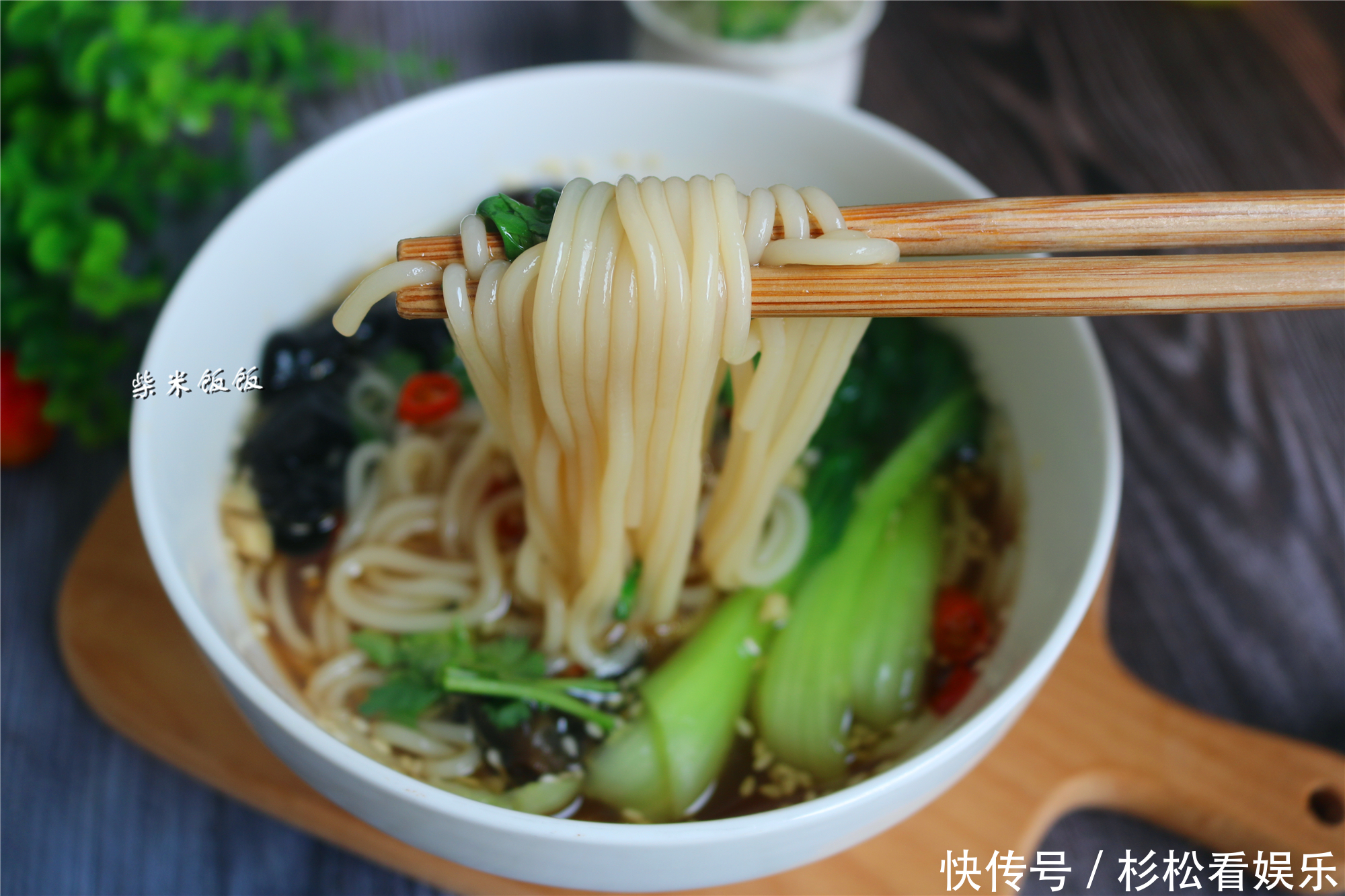 米线|夏天吃米线,最爱这做法!筋道爽滑,比螺狮粉还好吃