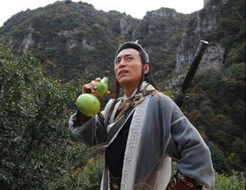 七律#年轻时放浪形骸,被人唾弃,他却以一首诗逆袭,跨入顶级诗人行列